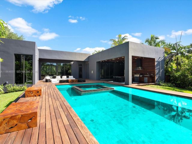 Home for rent at 871 NE 83rd St - photo 7429022