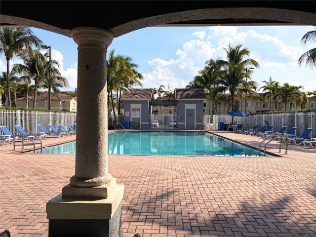 Home for rent at 10776 NW 84th Ln 8-30 - photo 7485491