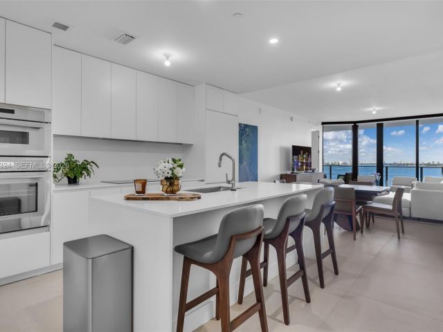 Apartment for rent  Unit #1203 - photo 7429588