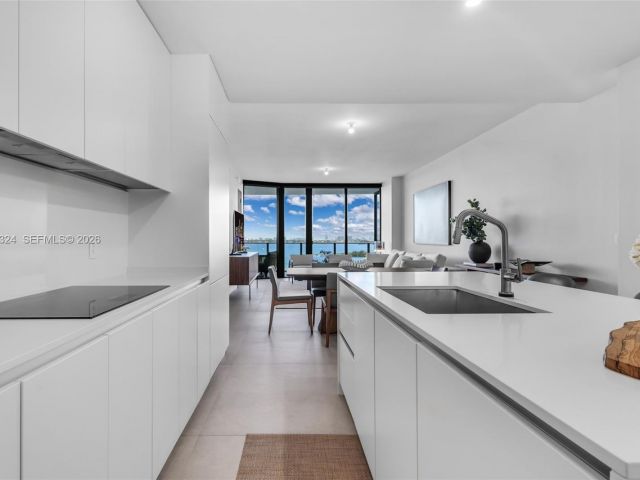 Apartment for rent  Unit #1203 - photo 7429590