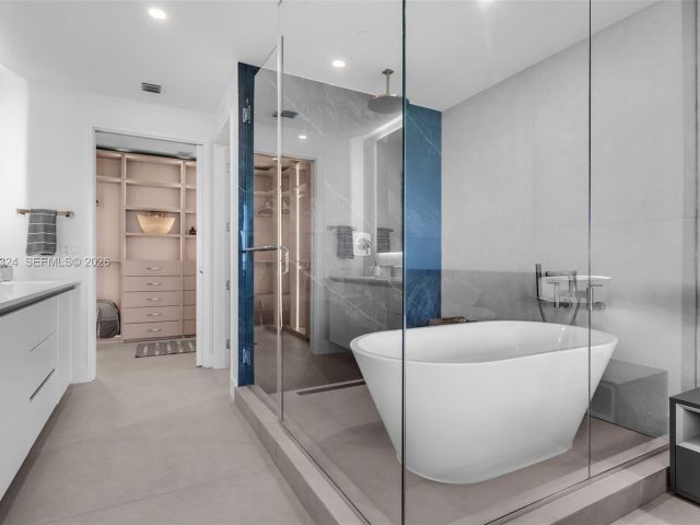 Apartment for rent  Unit #1203 - photo 7429614