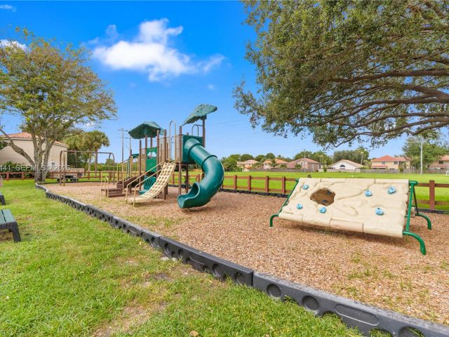 Home for rent at 11009 Mainsail Dr 11009 - photo 7486992