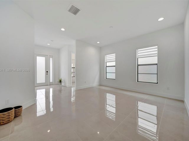 Home for rent at 1454 SW 23rd St - photo 7482951