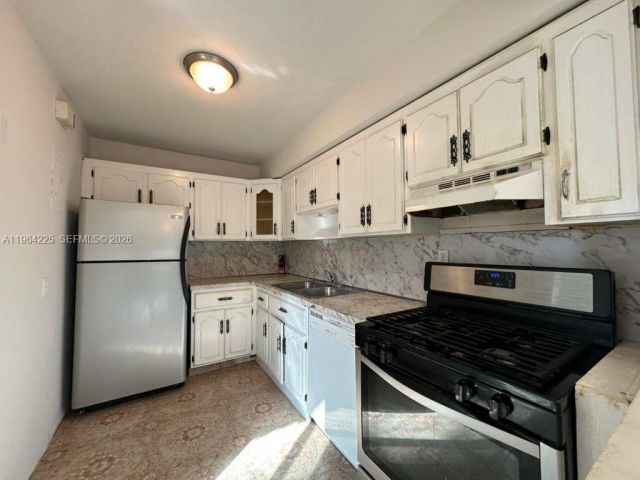 Home for rent at 926 Polk St - photo 7473676