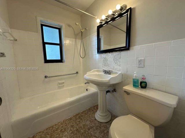 Home for rent at 926 Polk St - photo 7473680