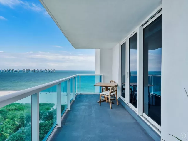 3-bedroom condo for sale in Miami Beach - 102 24th St 1119 - MondialRealty