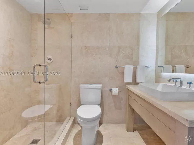 3-bedroom condo for sale in Miami Beach - 102 24th St 1119 - MondialRealty