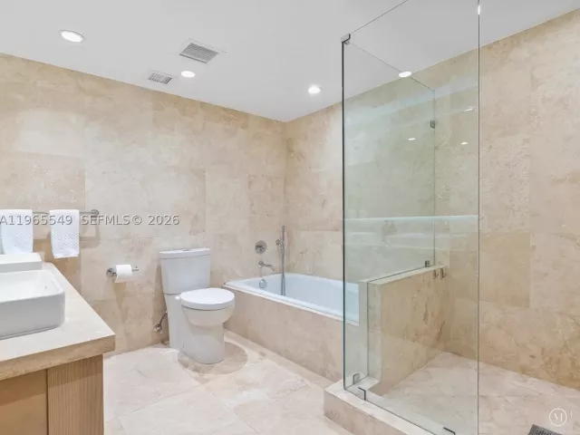 3-bedroom condo for sale in Miami Beach - 102 24th St 1119 - MondialRealty
