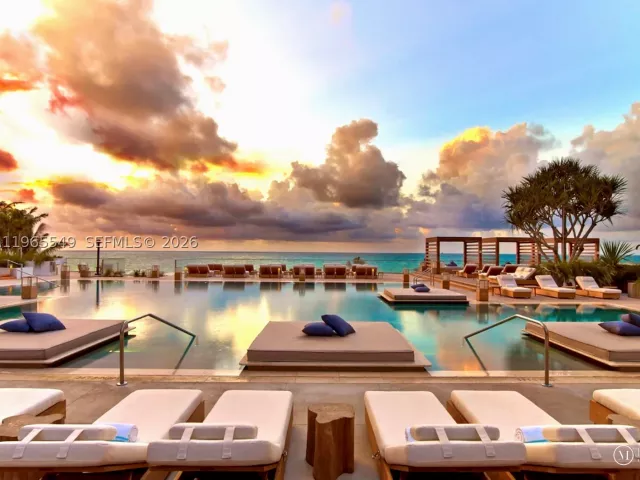 3-bedroom condo for sale in Miami Beach - 102 24th St 1119 - MondialRealty