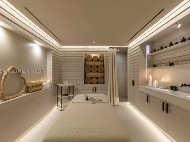 3-bedroom condo for sale in Miami Beach - 102 24th St 1119 - MondialRealty