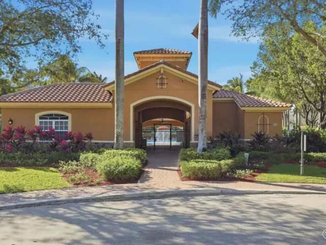 4-bedroom home for sale in West Palm Beach - 236 Gazetta Way - MondialRealty