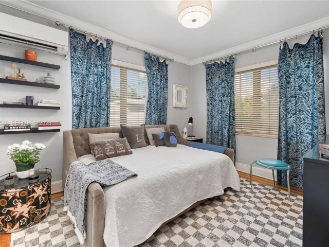 Home for sale at 4500 Sheridan Ave - photo 7467889