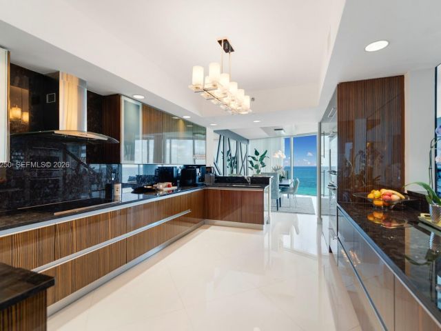 Apartment for sale  Unit #905 - photo 7441238