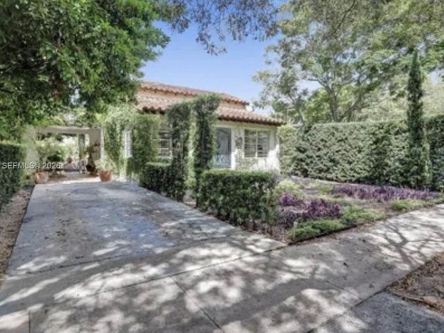 Home for sale at 1107 Alhambra Cir - photo 7471509