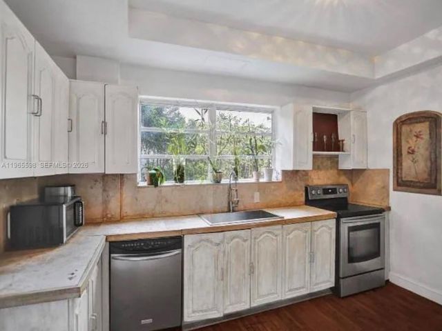 Home for sale at 1107 Alhambra Cir - photo 7471510