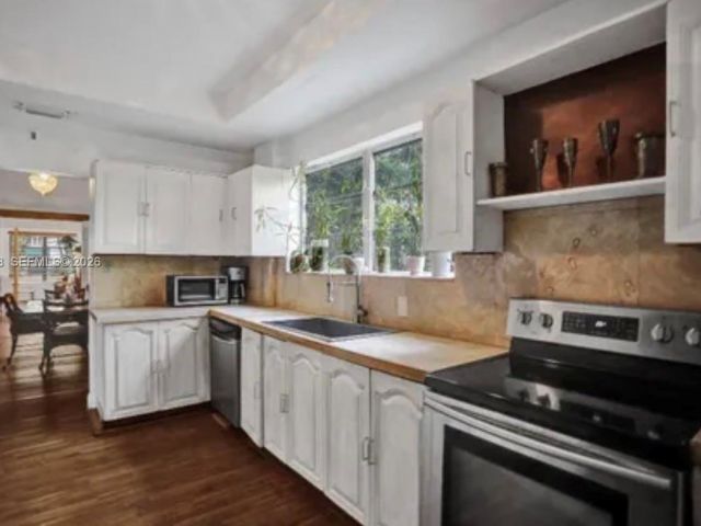 Home for sale at 1107 Alhambra Cir - photo 7471518