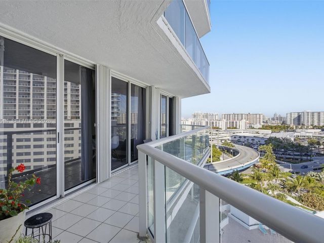 Apartment for sale  Unit #1034 - photo 7432257