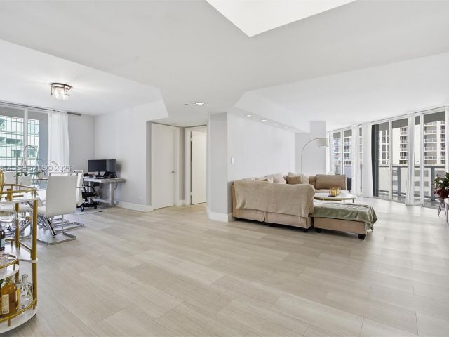 Apartment for sale  Unit #1034 - photo 7432258