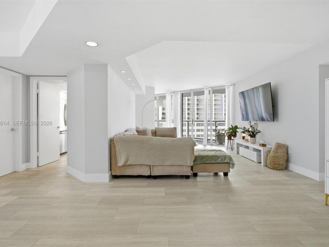 Apartment for sale  Unit #1034 - photo 7432259