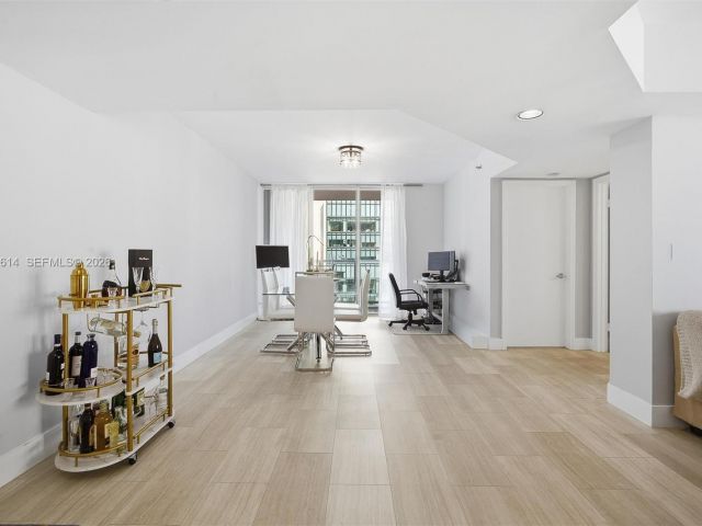 Apartment for sale  Unit #1034 - photo 7432262