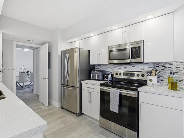 Apartment for sale  Unit #1034 - photo 7432266