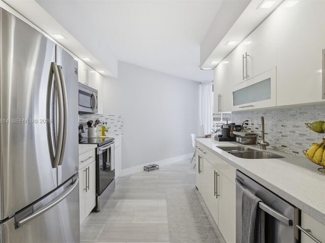 Apartment for sale  Unit #1034 - photo 7432268