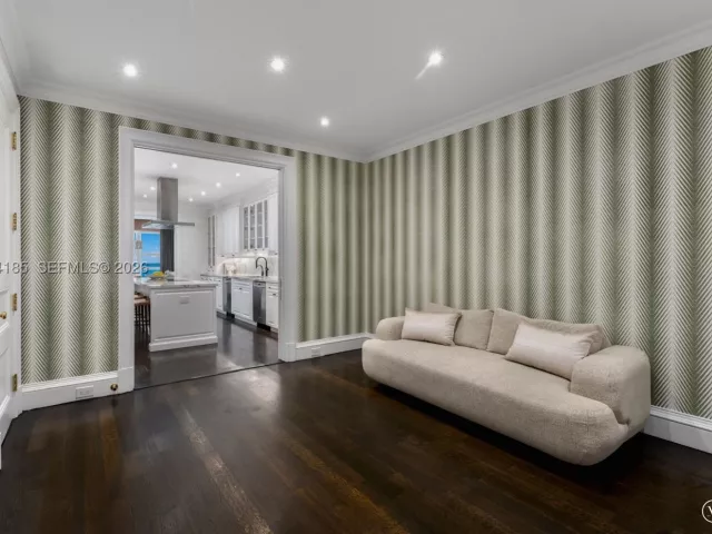 5-bedroom condo for sale in Key Biscayne - 445 Grand Bay Drive PH-1A - MondialRealty