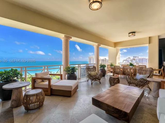 5-bedroom condo for sale in Key Biscayne - 445 Grand Bay Drive PH-1A - MondialRealty