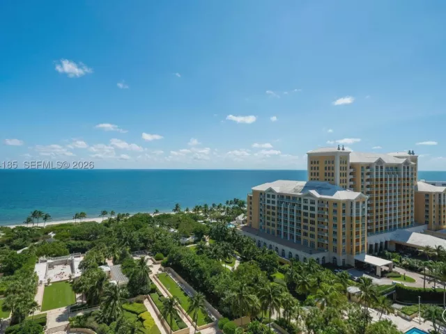5-bedroom condo for sale in Key Biscayne - 445 Grand Bay Drive PH-1A - MondialRealty
