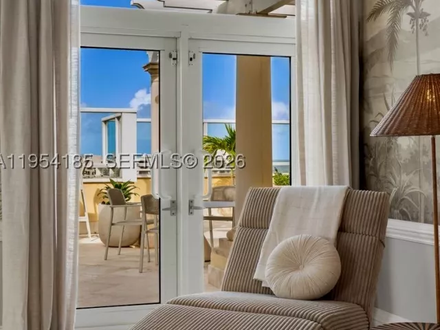 5-bedroom condo for sale in Key Biscayne - 445 Grand Bay Drive PH-1A - MondialRealty