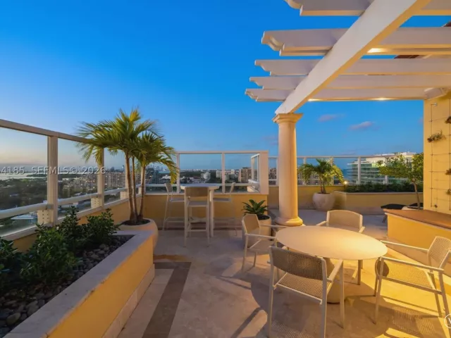 5-bedroom condo for sale in Key Biscayne - 445 Grand Bay Drive PH-1A - MondialRealty