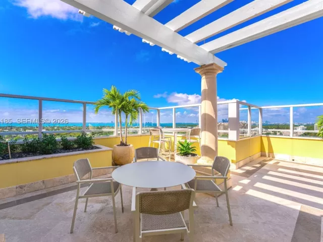 5-bedroom condo for sale in Key Biscayne - 445 Grand Bay Drive PH-1A - MondialRealty