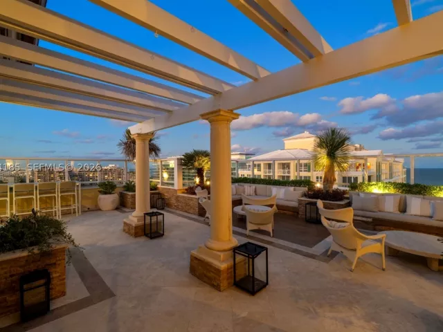 5-bedroom condo for sale in Key Biscayne - 445 Grand Bay Drive PH-1A - MondialRealty