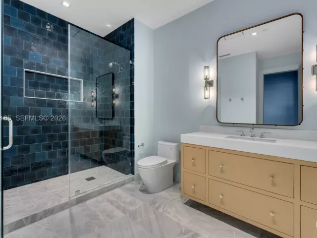 5-bedroom condo for sale in Key Biscayne - 445 Grand Bay Drive PH-1A - MondialRealty