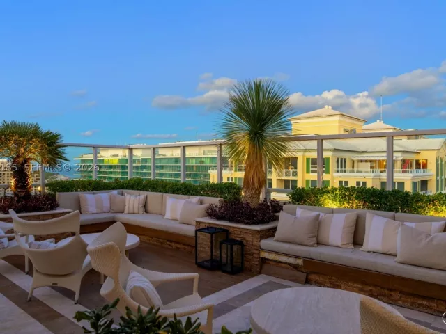 5-bedroom condo for sale in Key Biscayne - 445 Grand Bay Drive PH-1A - MondialRealty