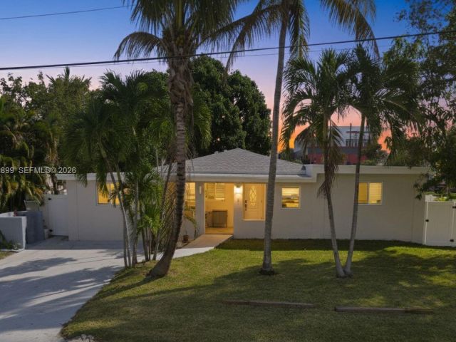 Home for sale at 2001 N 22nd Ave - photo 7506855