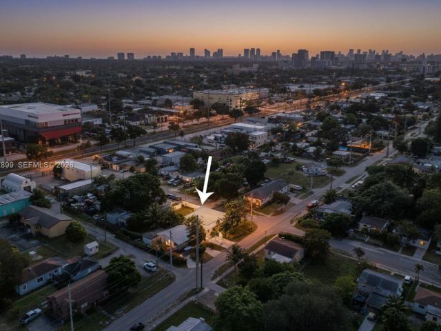 Home for sale at 2001 N 22nd Ave - photo 7506856