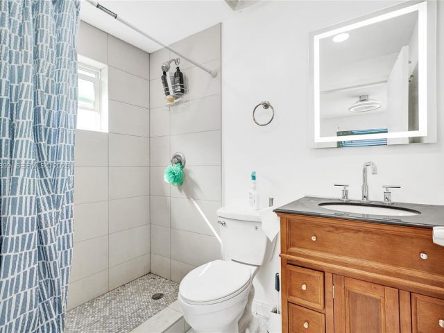 Home for sale at 2001 N 22nd Ave - photo 7506873