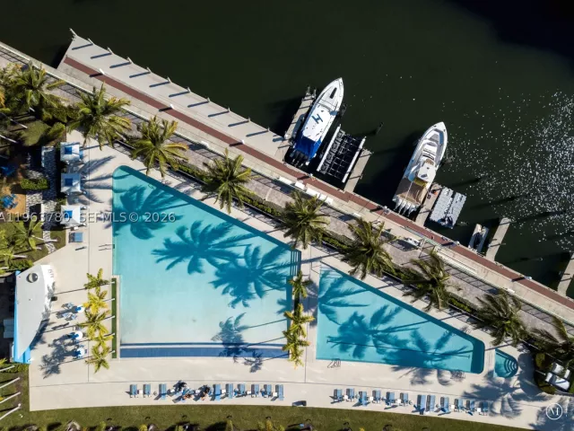 4-bedroom condo for sale in Aventura - 2950 NE 188th St 349 - MondialRealty
