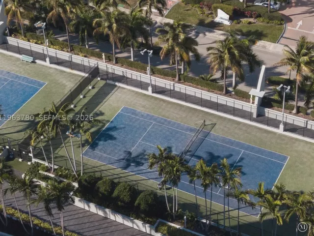 4-bedroom condo for sale in Aventura - 2950 NE 188th St 349 - MondialRealty