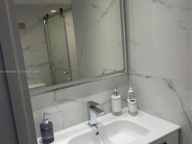 Apartment for rent  Unit #1109 - photo 7433407