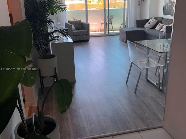 Apartment for rent  Unit #607 - photo 7433395