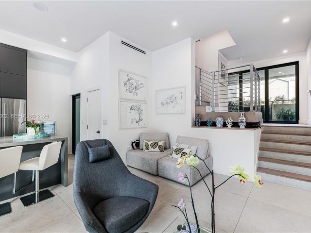 Home for rent at 640 Fernwood Rd - photo 7439390