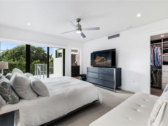 Home for rent at 640 Fernwood Rd - photo 7439400