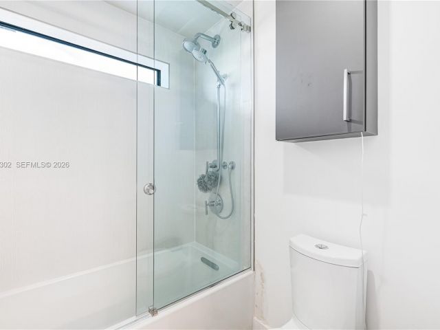 Home for rent at 640 Fernwood Rd - photo 7439401