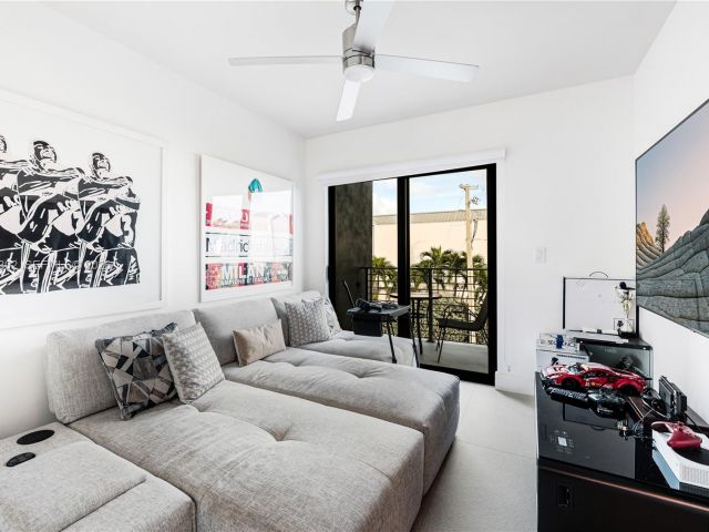 Home for rent at 640 Fernwood Rd - photo 7439404