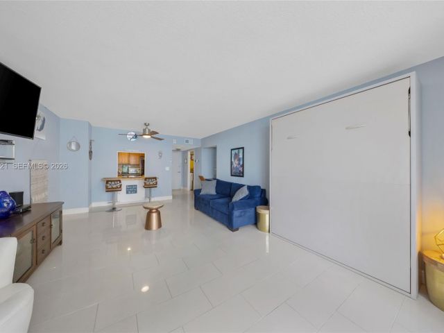 Apartment for sale  Unit #607 - photo 7445849