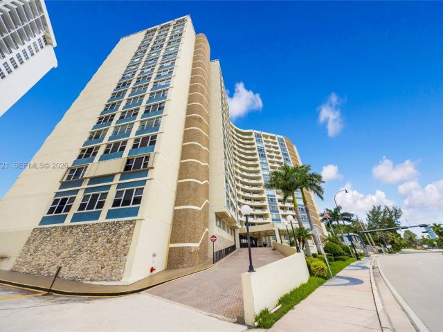 Apartment for sale  Unit #607 - photo 7445851