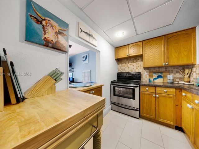 Apartment for sale  Unit #607 - photo 7445857