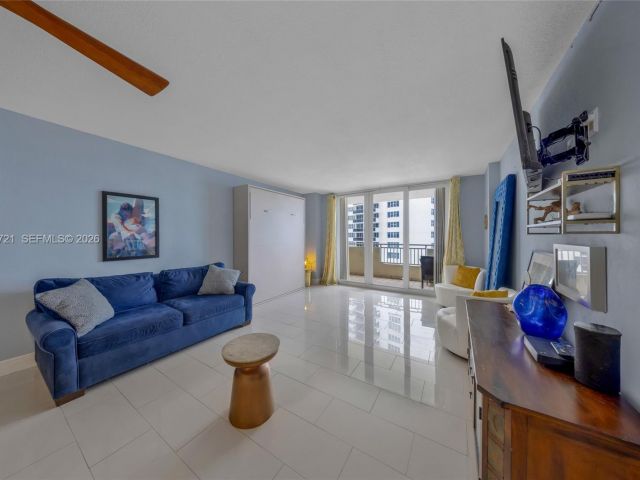 Apartment for sale  Unit #607 - photo 7445866